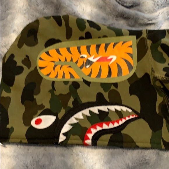Bape Green camo zip up hoodie - Picture 7 of 8